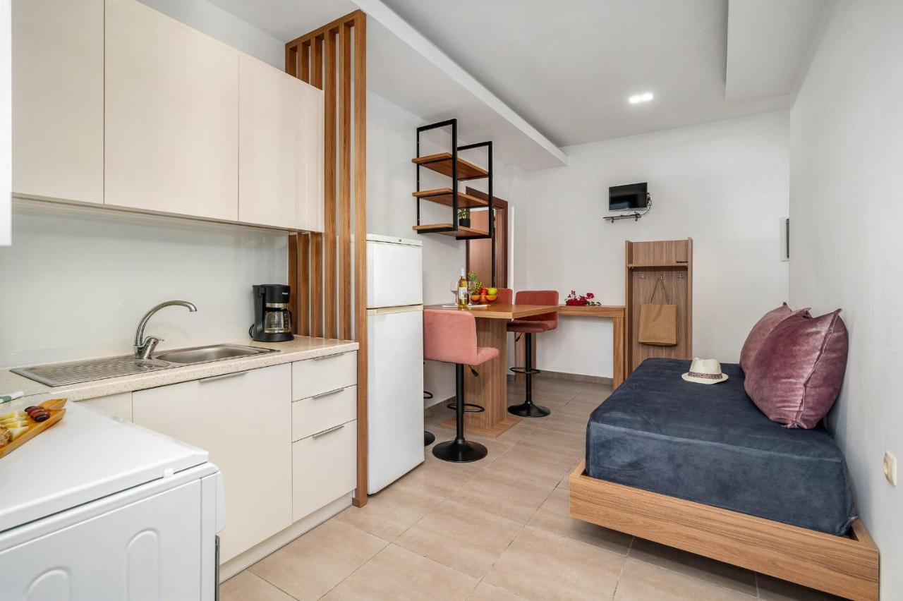 Marina Apartments Léntas エクステリア 写真